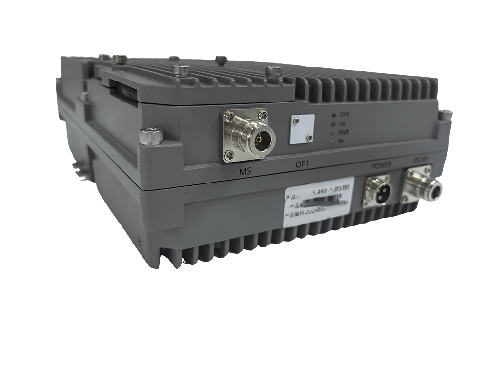  鹤城三频手机信号接收器2000㎡